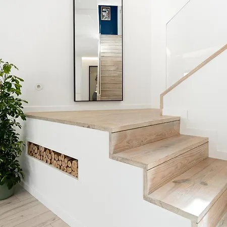 Retreat To A Stylish Concept House In Prázdninový dům Porto
