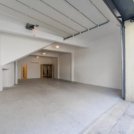 Retreat To A Stylish Concept House In * Porto