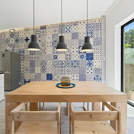 Retreat To A Stylish Concept House In Prázdninový dům Porto
