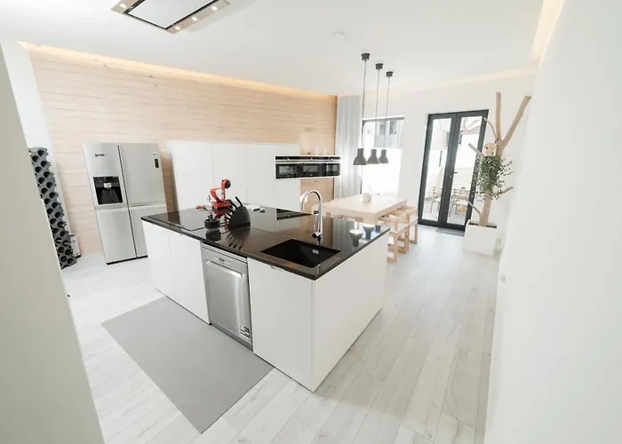 Retreat To A Stylish Concept House In 別荘 *