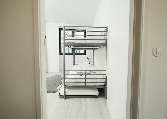 別荘 Retreat To A Stylish Concept House In