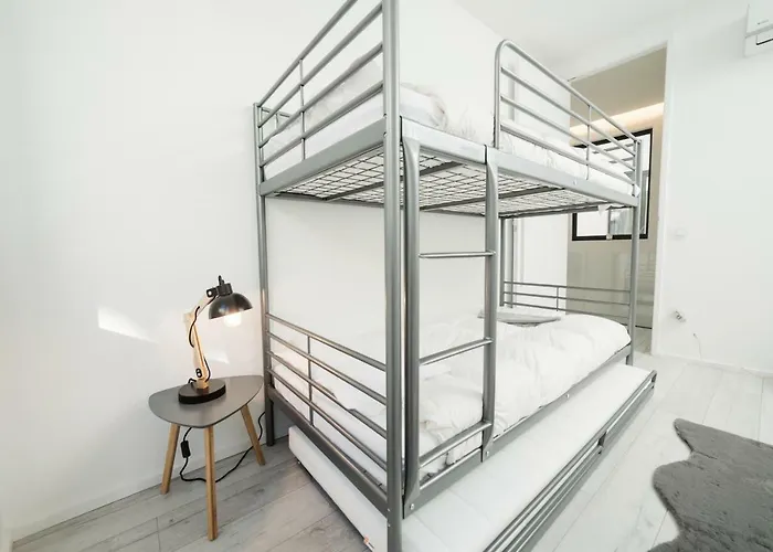 Retreat To A Stylish Concept House In 別荘 *