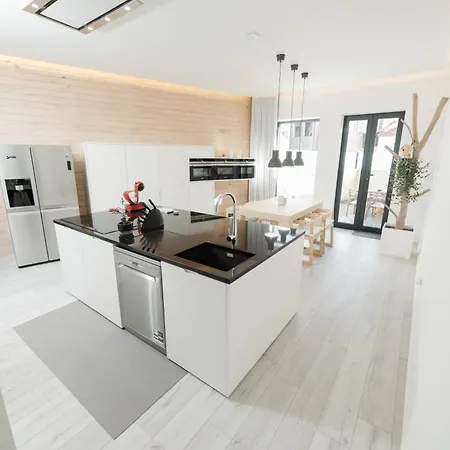 Retreat To A Stylish Concept House In Dom wakacyjny *