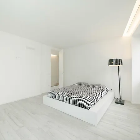 Dom wakacyjny Retreat To A Stylish Concept House In