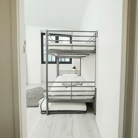 Dom wakacyjny Retreat To A Stylish Concept House In